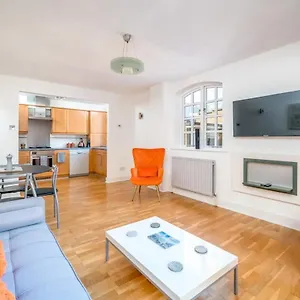 Trustay Bridge Apartment London